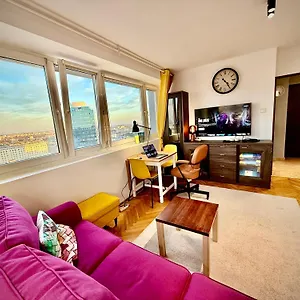 https://super-apartment-yellow-2x-metro-nowy-wifi-300-mbs.warsawhotelspoland.com